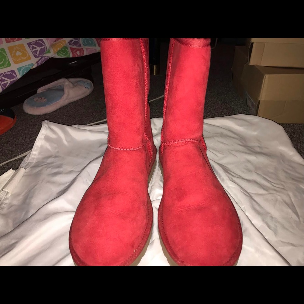 UGGS
